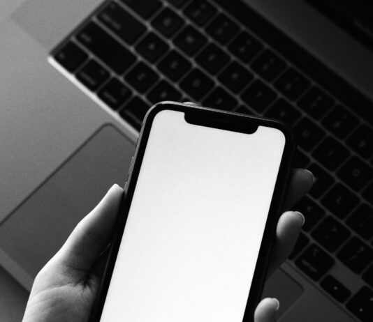 Güneş Enerjisi ile 5G Baz İstasyonlarının Güçlendirilmesi Nasıl? Home