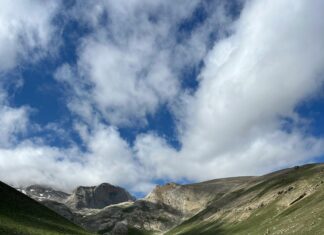 Güneş Enerjisi Panellerinde Yüksek Verimli Malzeme Sırları Nelerdir?