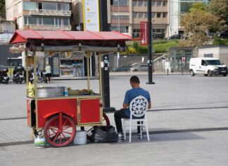 Güneş Enerjisi ile Geleceğin Ulaşım Sistemleri Nasıldır?